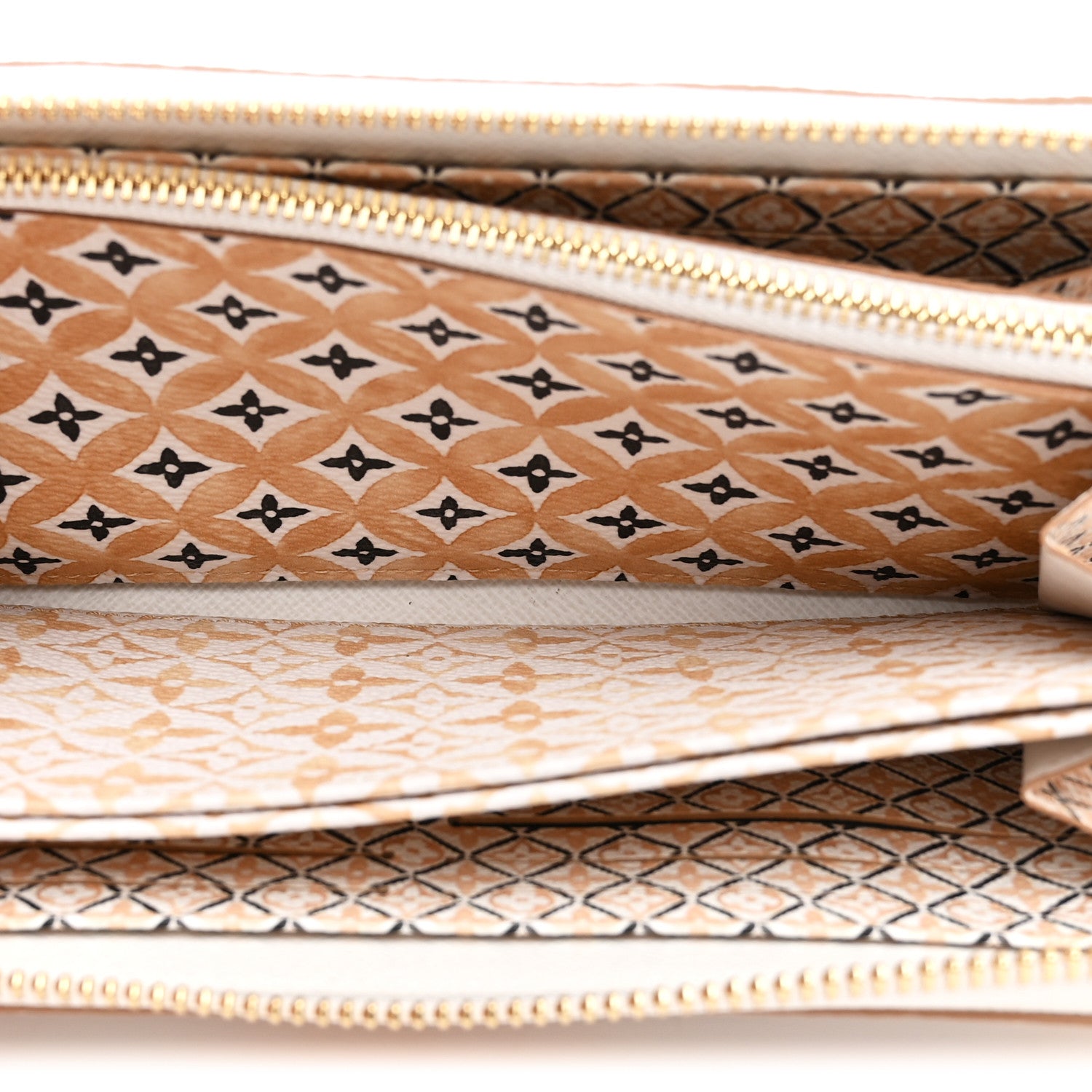 Louis Vuitton Monogram Giant By The Pool Zippy Wallet Resort Beige
