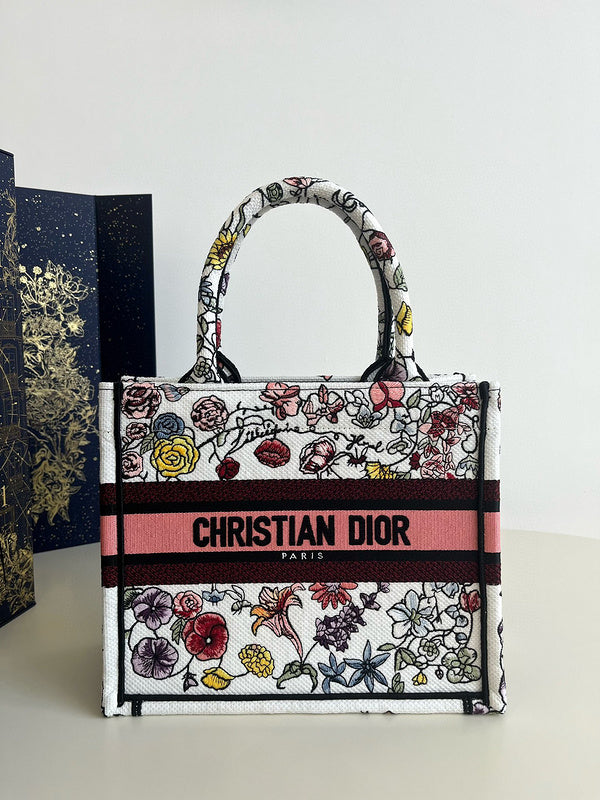 Dior Bags - 550