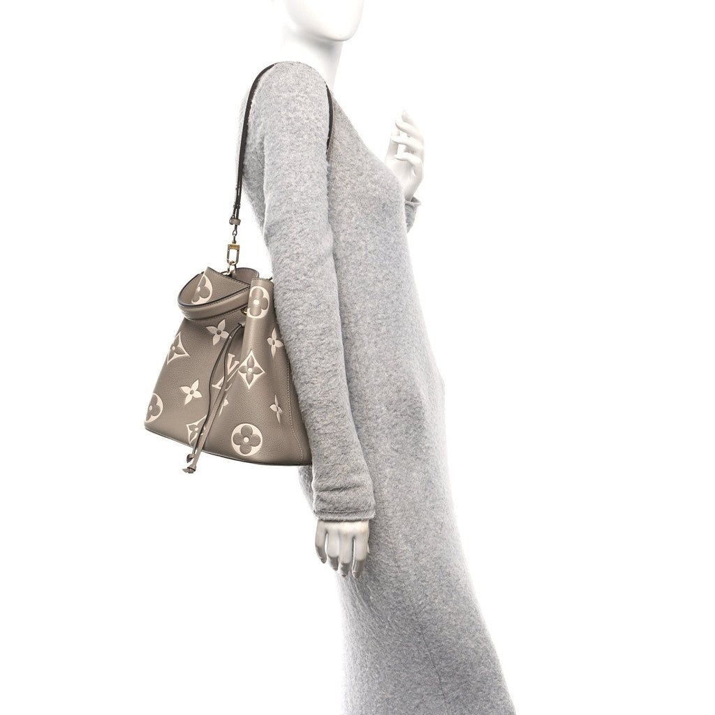 Louis Vuitton Empreinte Monogram Giant Neonoe MM Tourterelle Creme