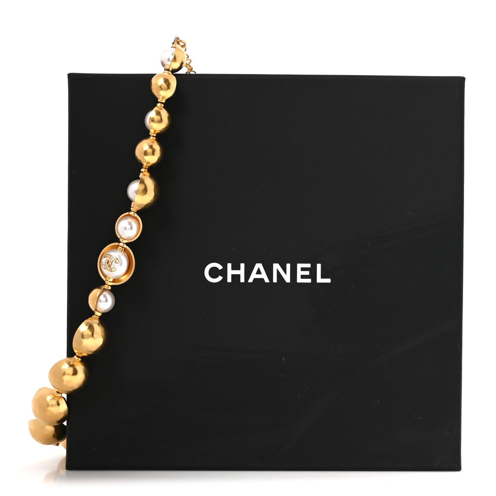 Metal Crystal Pearl CC Choker Necklace Gold Pearly White