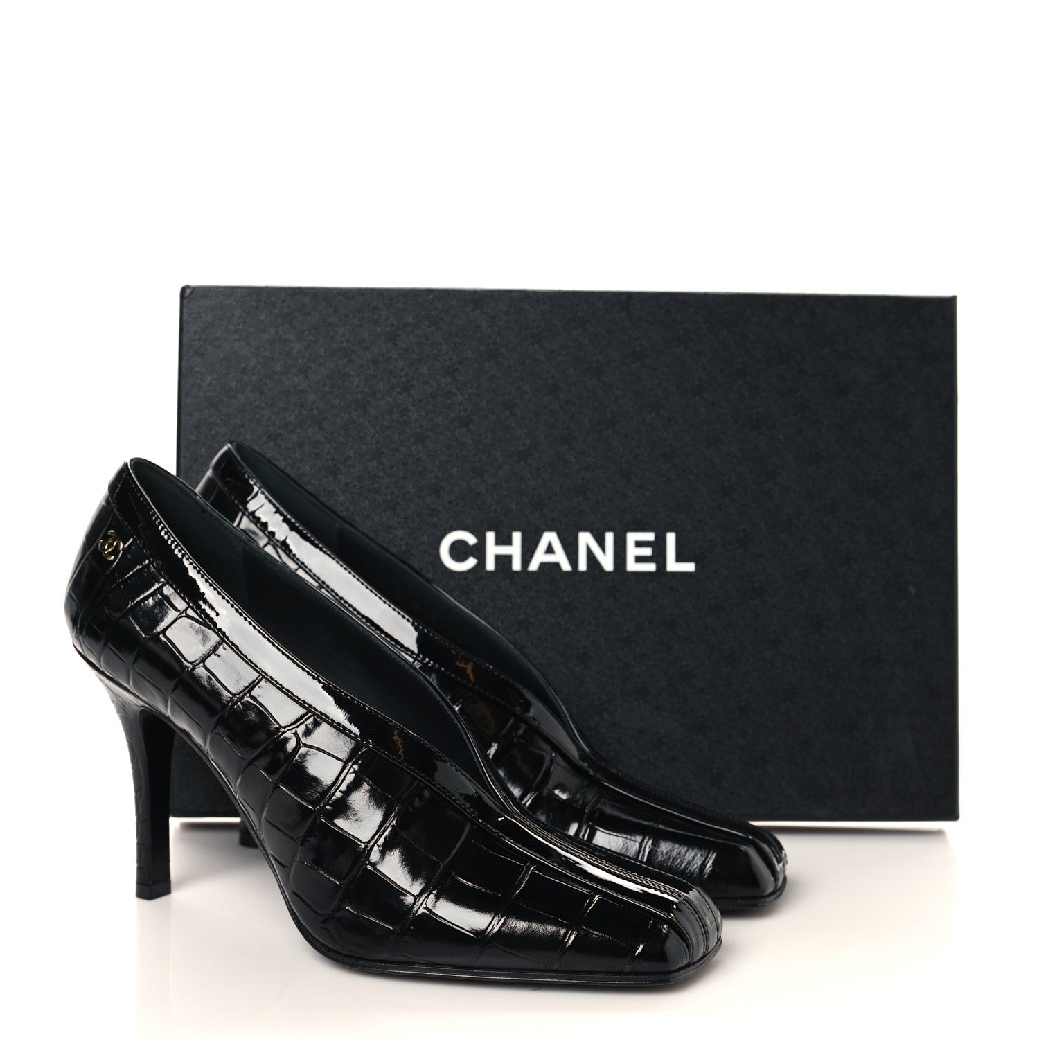 Crocodile Embossed Patent Calfskin Pumps 38.5 Black