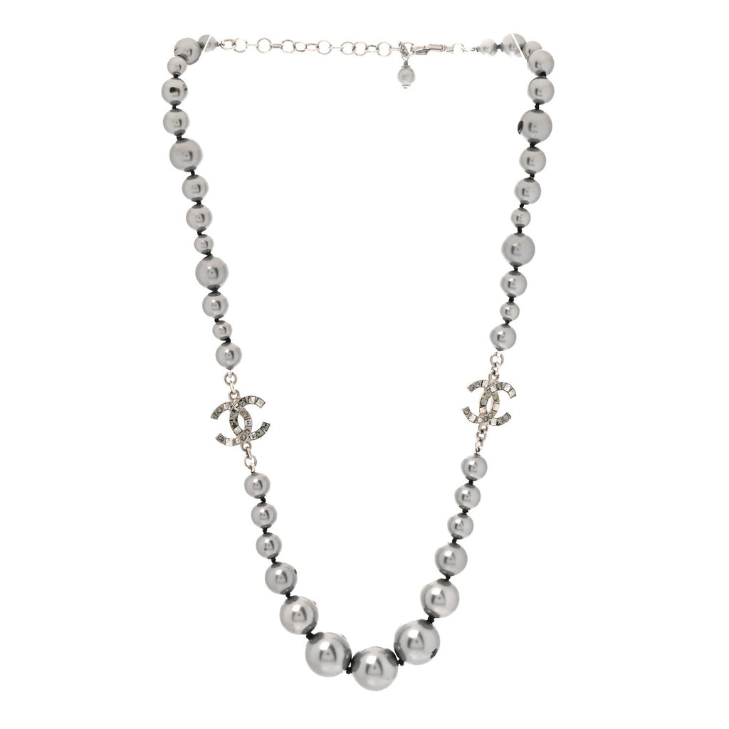Crystal Baguette Graduated Pearl CC Short Necklace Silver Grey
