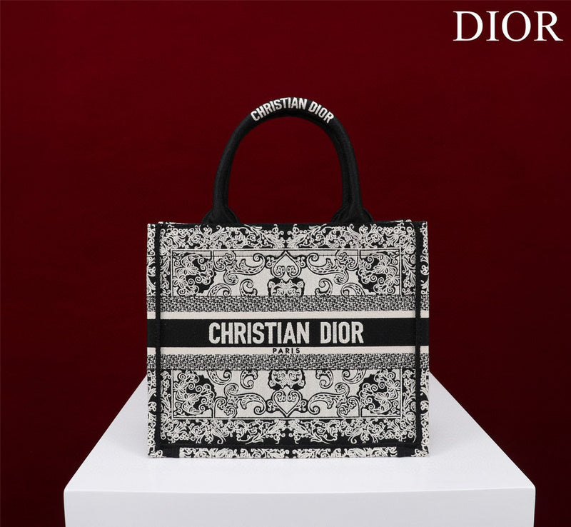 Dior Bags - 638