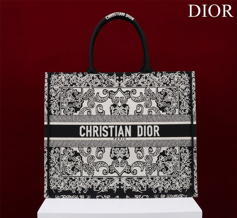 Dior Bags - 623