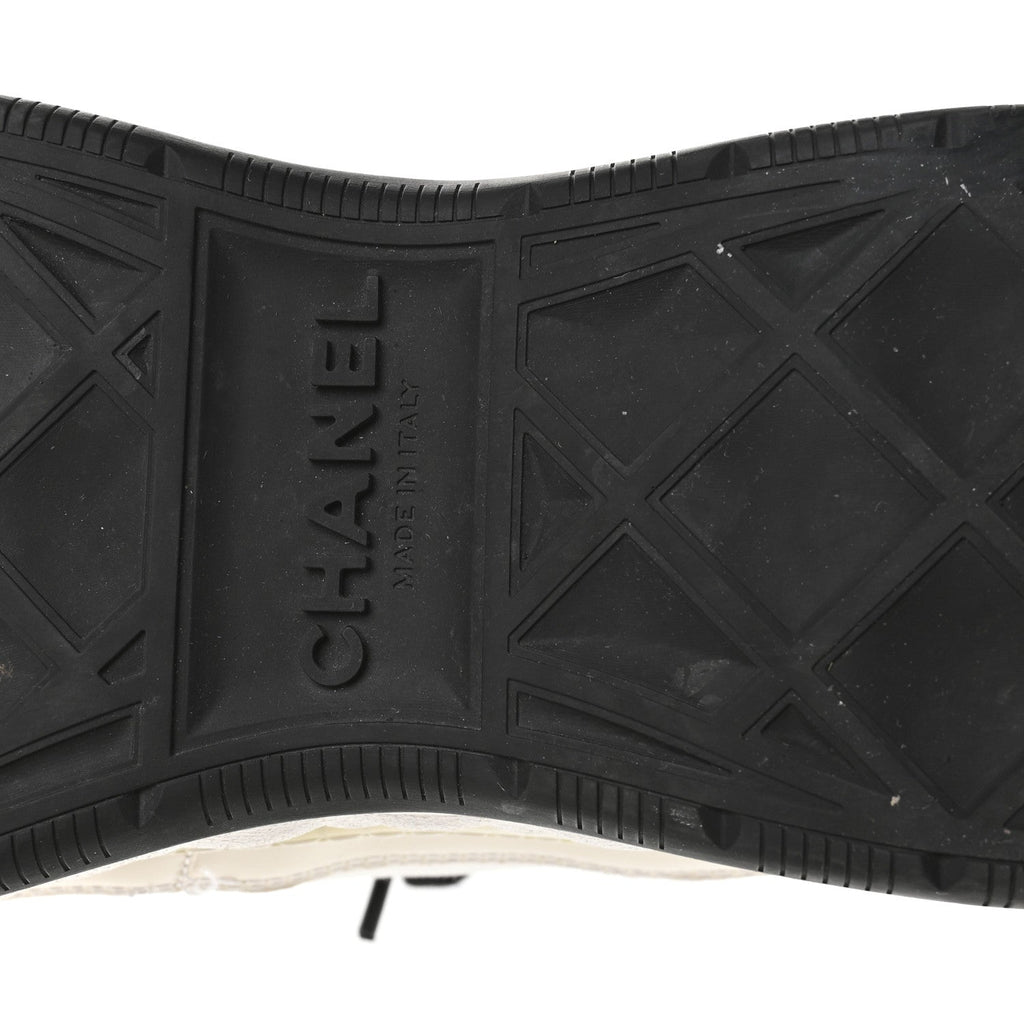 Chanel Velvet Calfskin Mixed Fibers CC Sneakers 38 Ivory Black