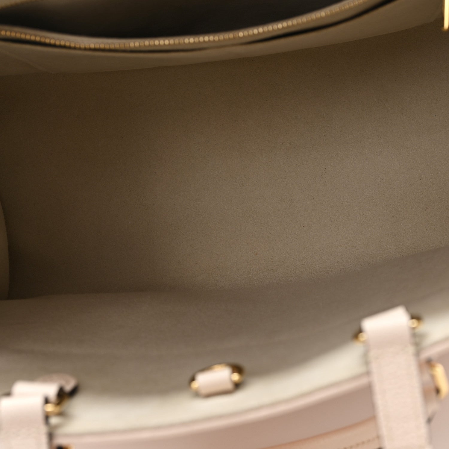 Louis Vuitton Empreinte Monogram Giant By The Pool Onthego MM Cream Saffron