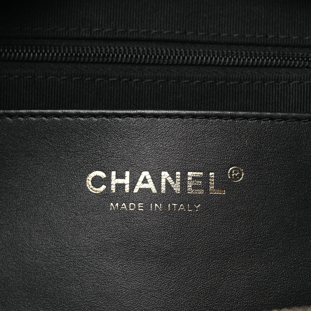 Chanel Shiny Lambskin Quilted Trendy Pockets Hobo Black