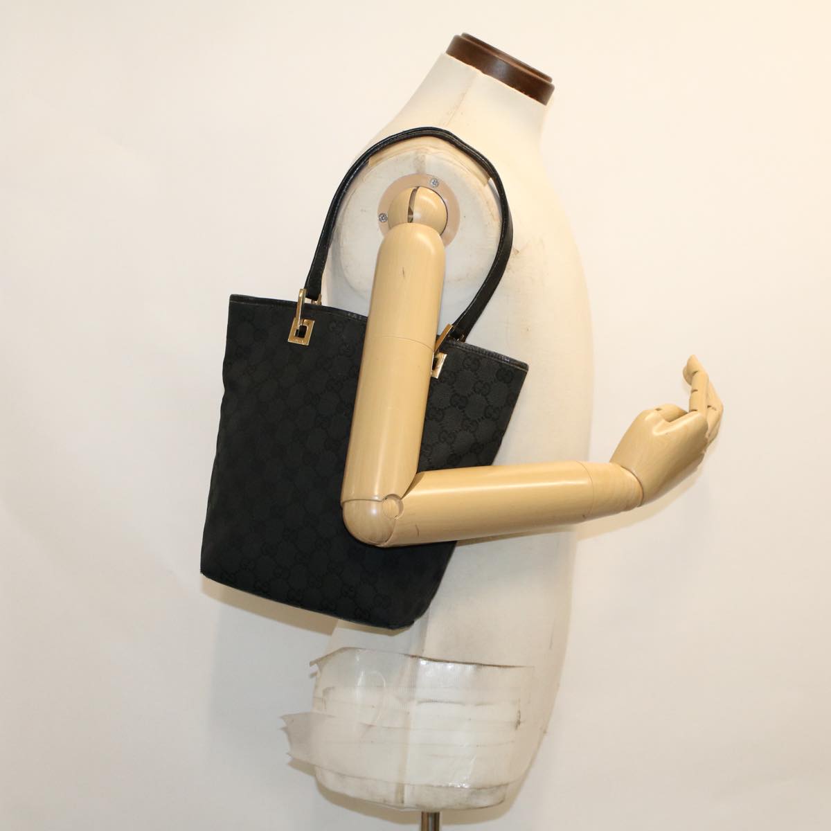 GUCCI GG Canvas Shoulder Bag Black 0021099 002058  ep1111
