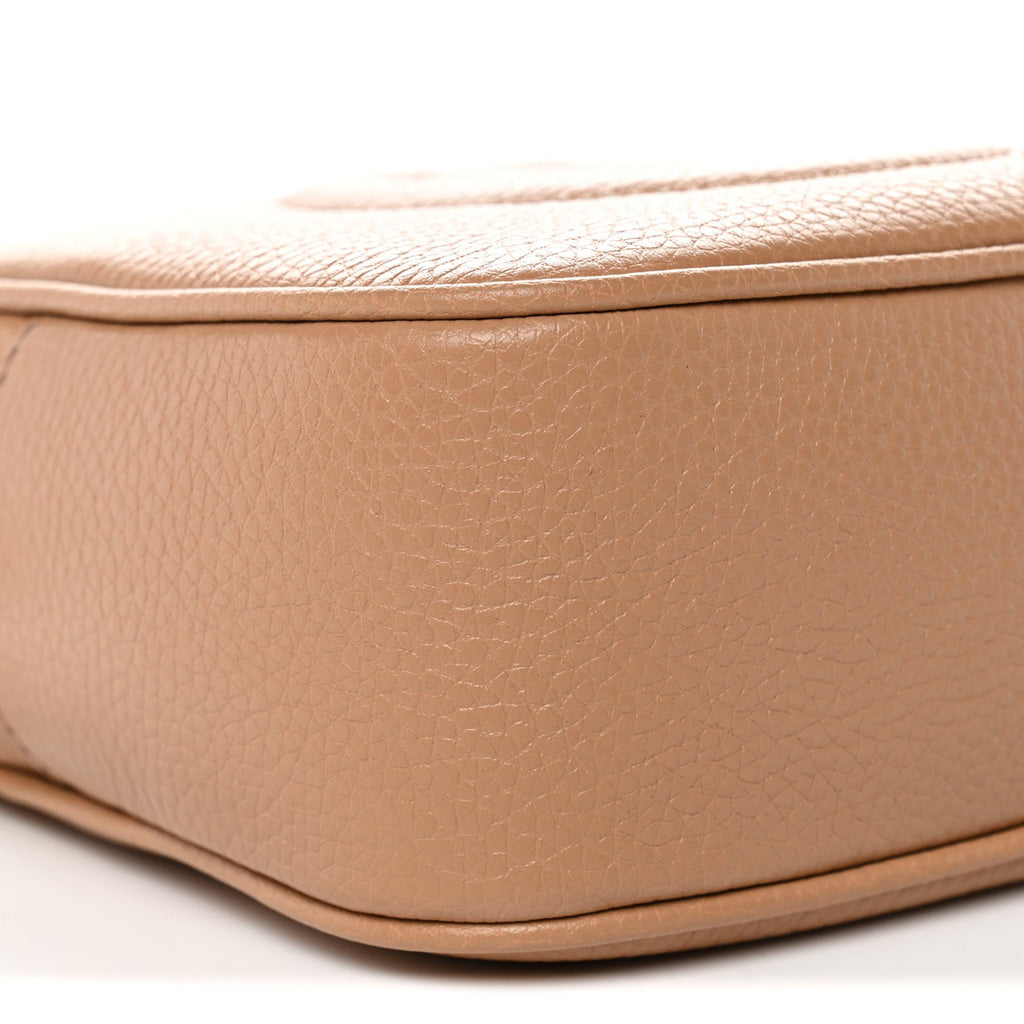 Gucci Pebbled Calfskin Small Soho Disco Bag Camelia