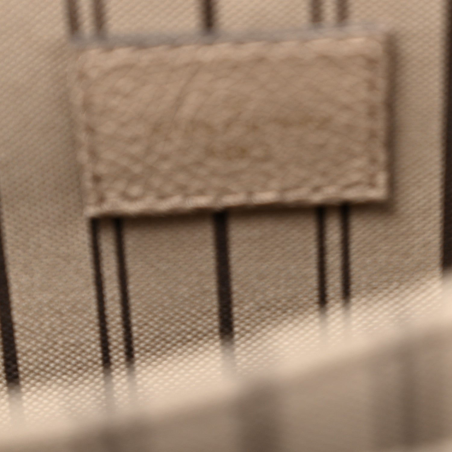 Louis Vuitton Empreinte Pochette Metis  Tourterelle