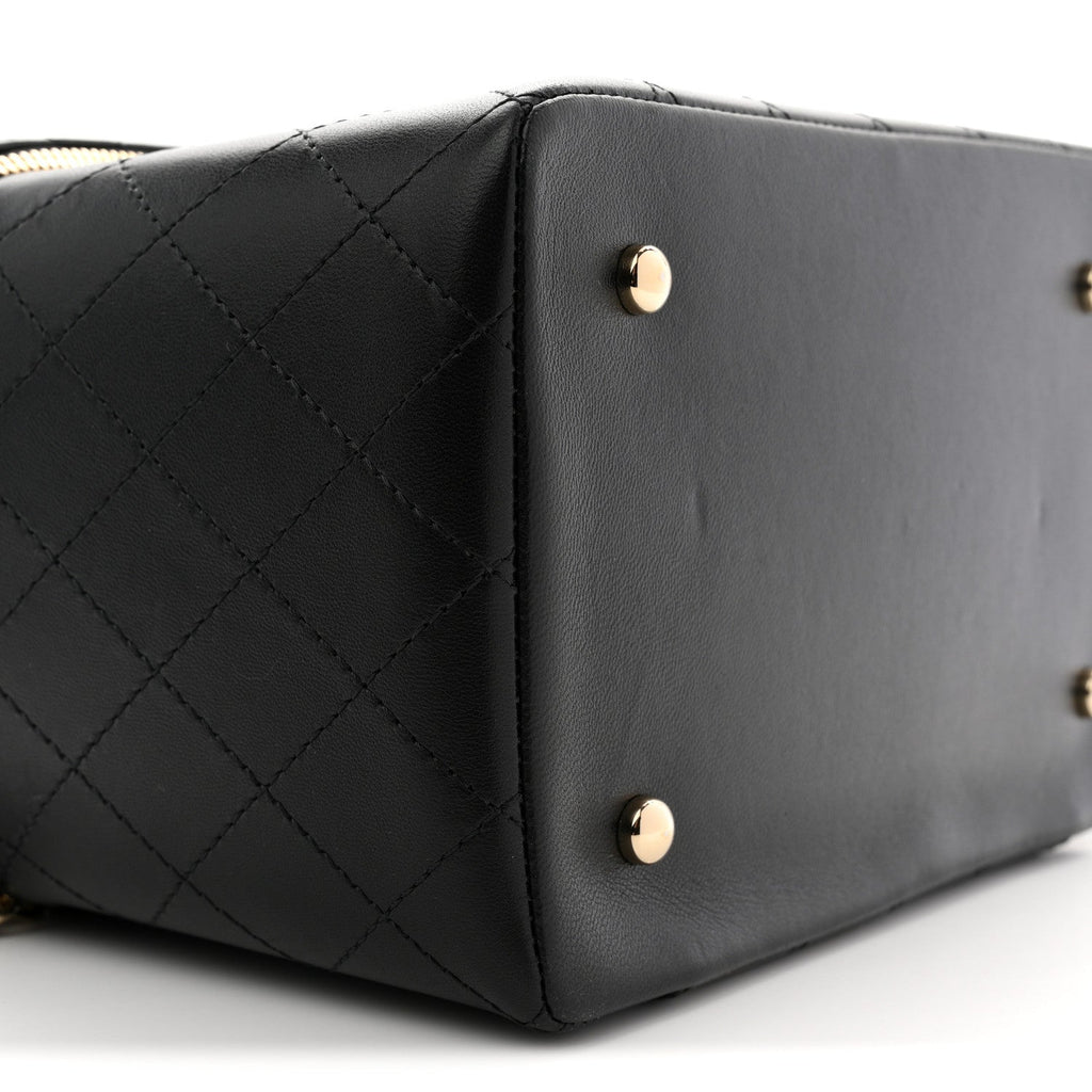 Chanel Lambskin Flat Quilted Knock On Wood Large Vanity Case Black