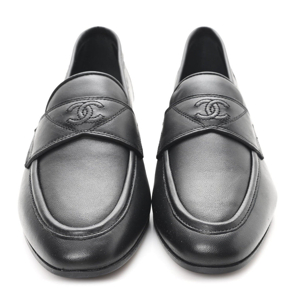 Lambskin Womens Stitched CC Loafers 38 Black