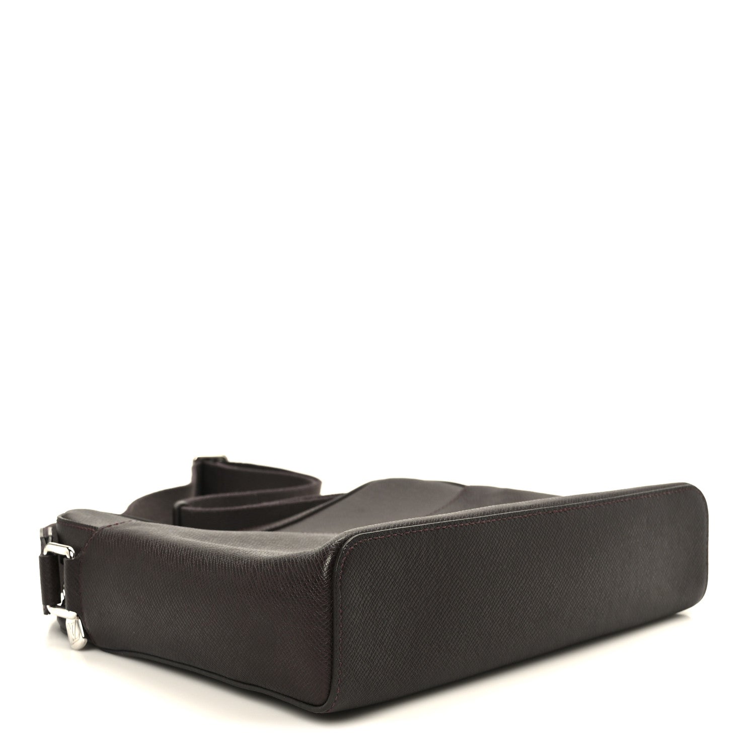 Louis Vuitton Taiga Anton Messenger PM Acajou