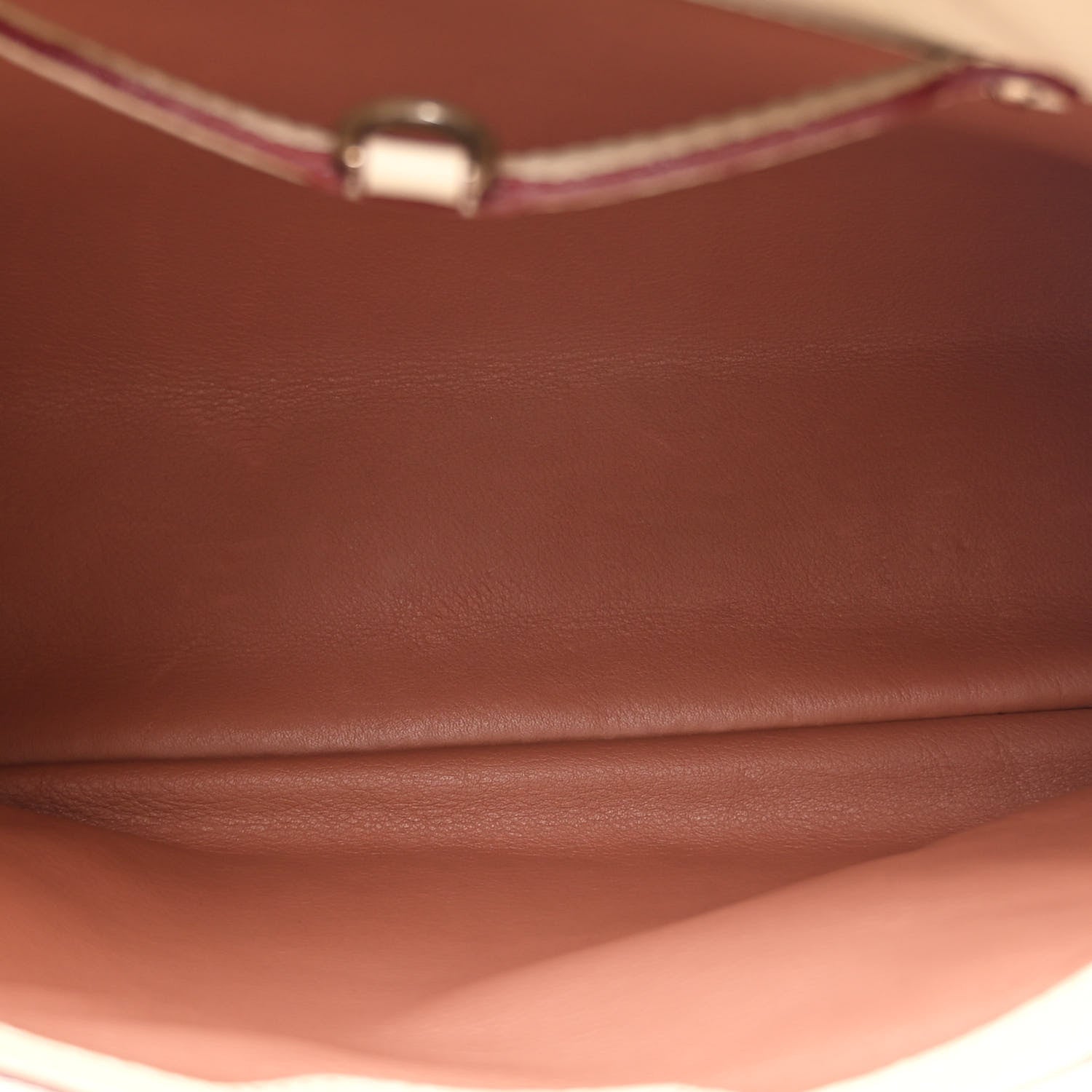 Louis Vuitton Taurillon Capucines MM Blanc Casse