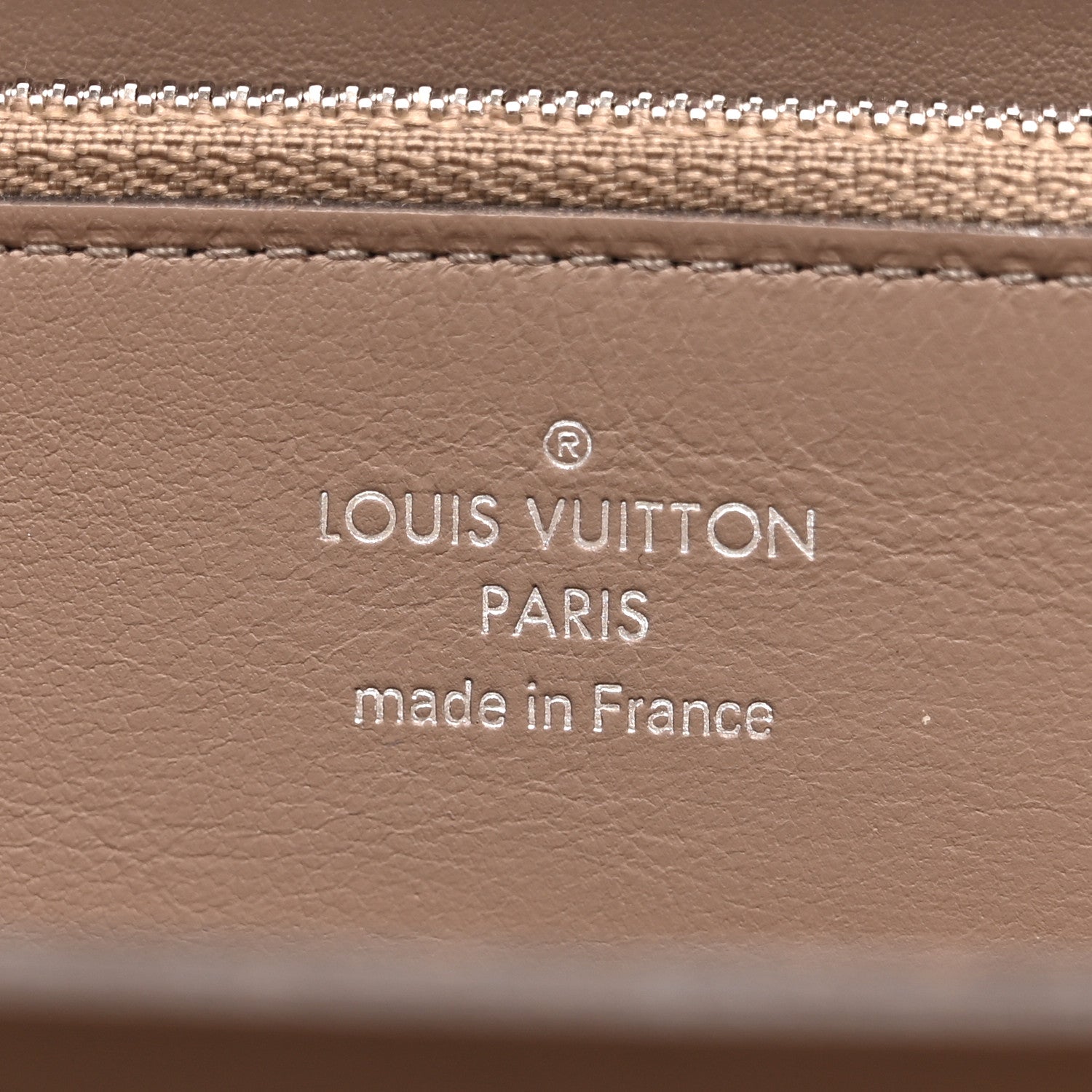 Louis Vuitton Veau Cachemire Comete Wallet Magnolia