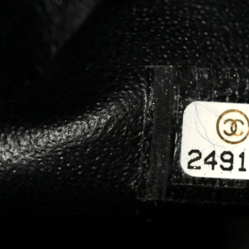 Chanel Iridescent Caviar Quilted Jumbo Double Flap Black