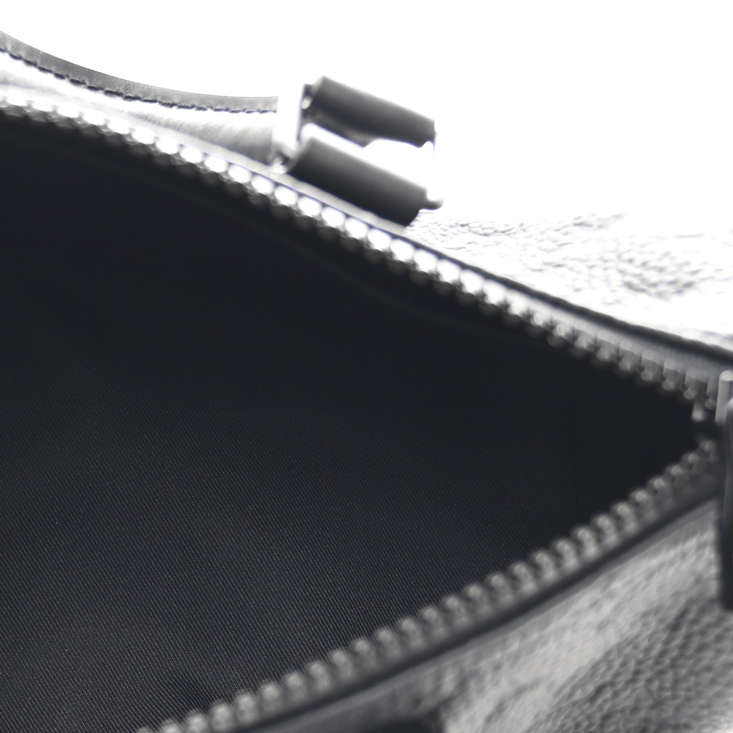 Louis Vuitton Monogram Taurillon Keepall Bandouliere 25 Black