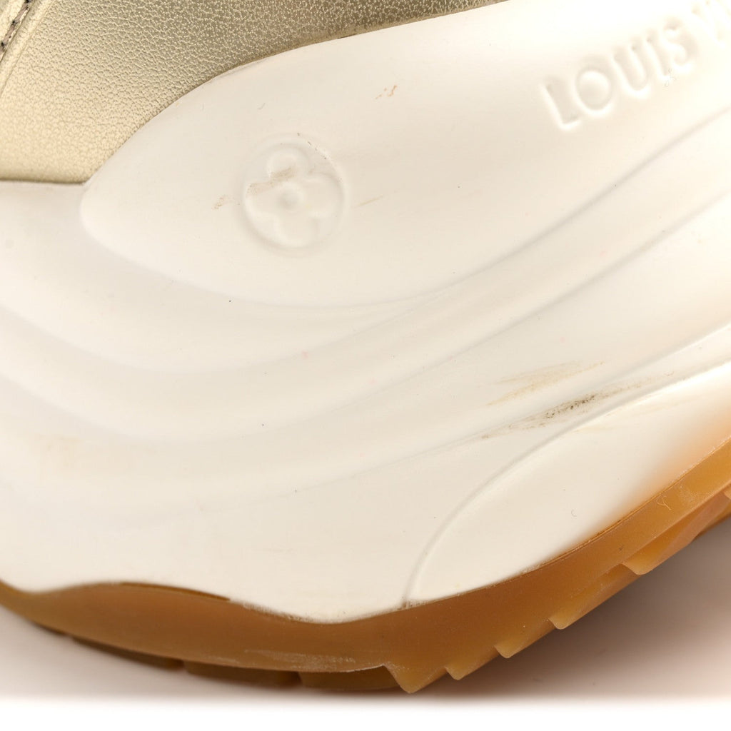 Louis Vuitton Monogram Calfskin Run 55 Sneakers 40 White