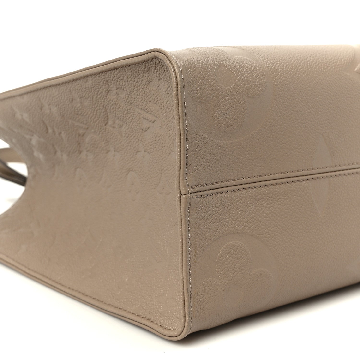 Louis Vuitton Empreinte Monogram Giant Onthego MM Tourterelle