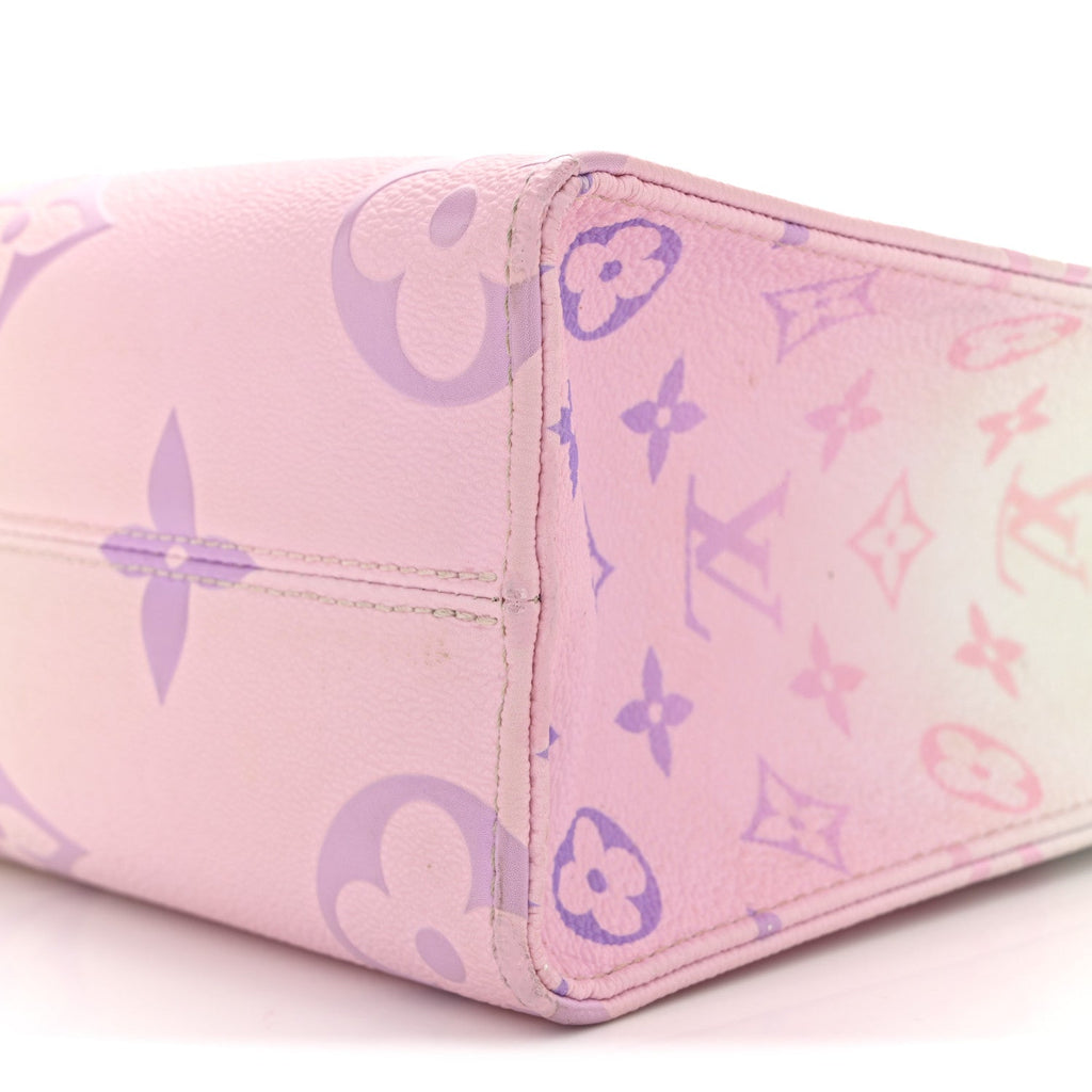 Louis Vuitton Monogram Giant Spring In The City Onthego PM Sunrise Pastel