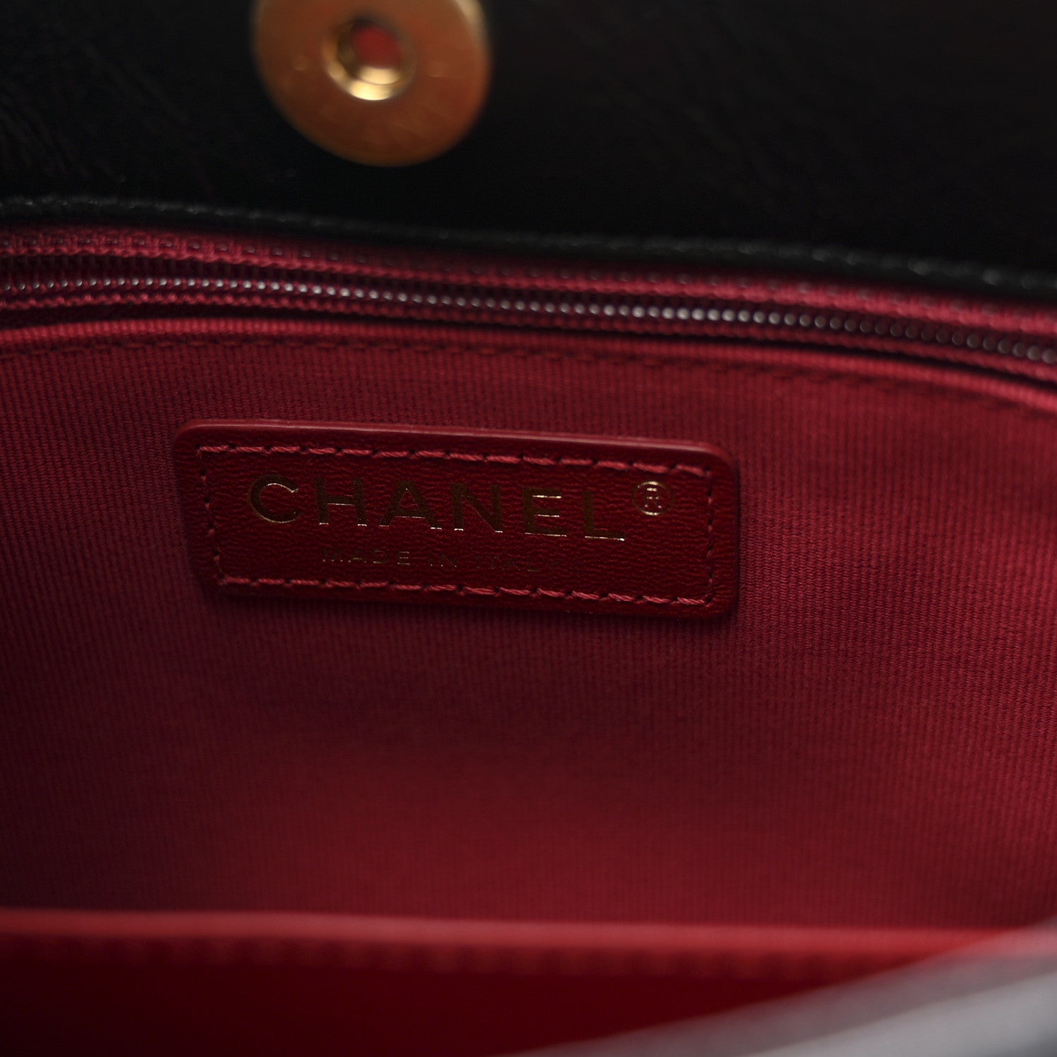 Chanel Shiny Crumpled Calfskin Quilted Wavy CC Hobo Black