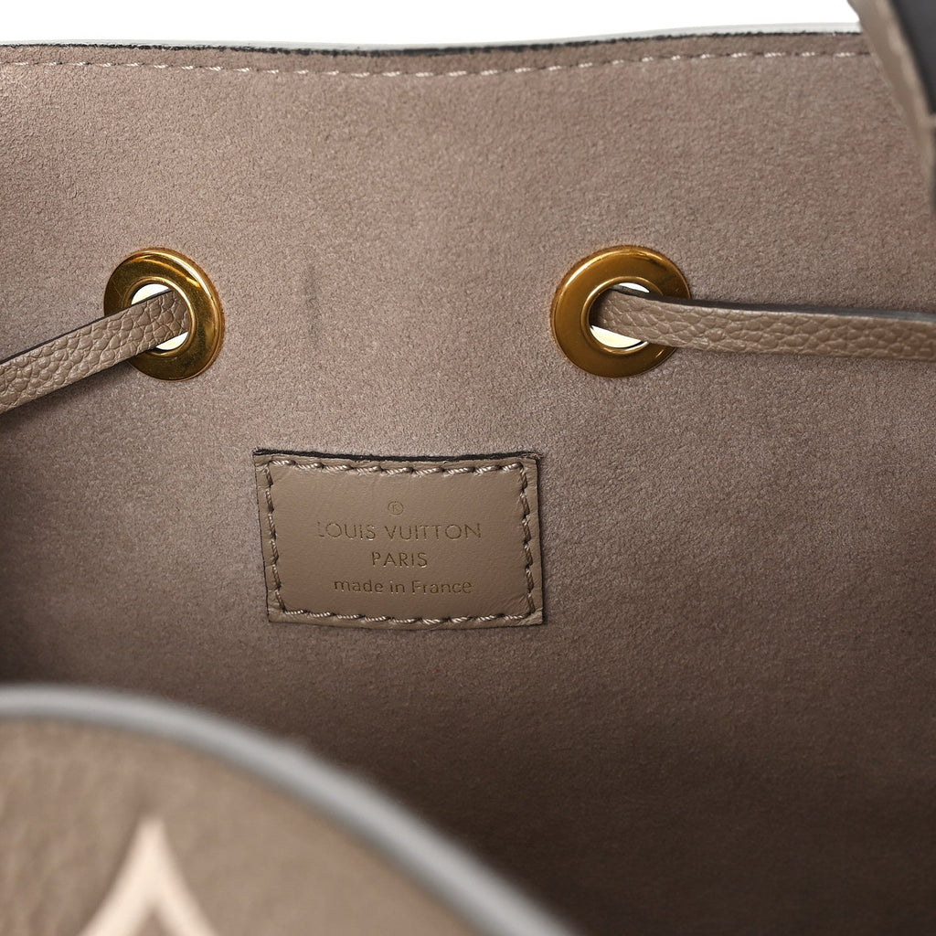 Louis Vuitton Empreinte Monogram Giant Neonoe MM Tourterelle Creme