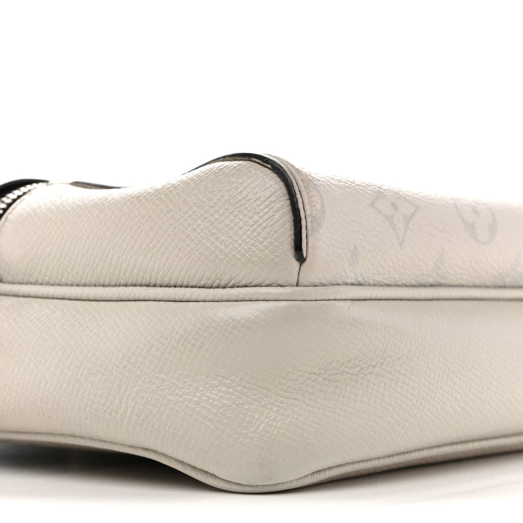 Louis Vuitton Taigarama Outdoor Messenger Antartica