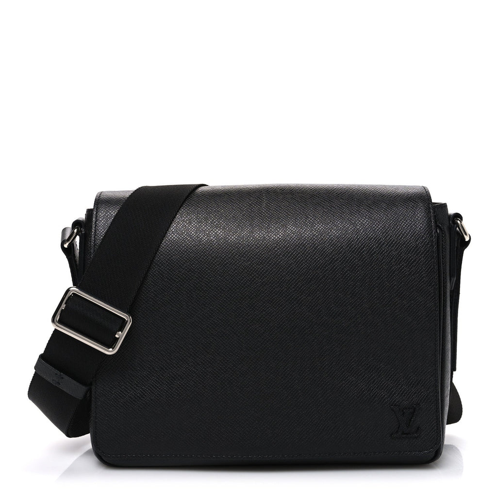 Louis Vuitton Taiga District PM Black