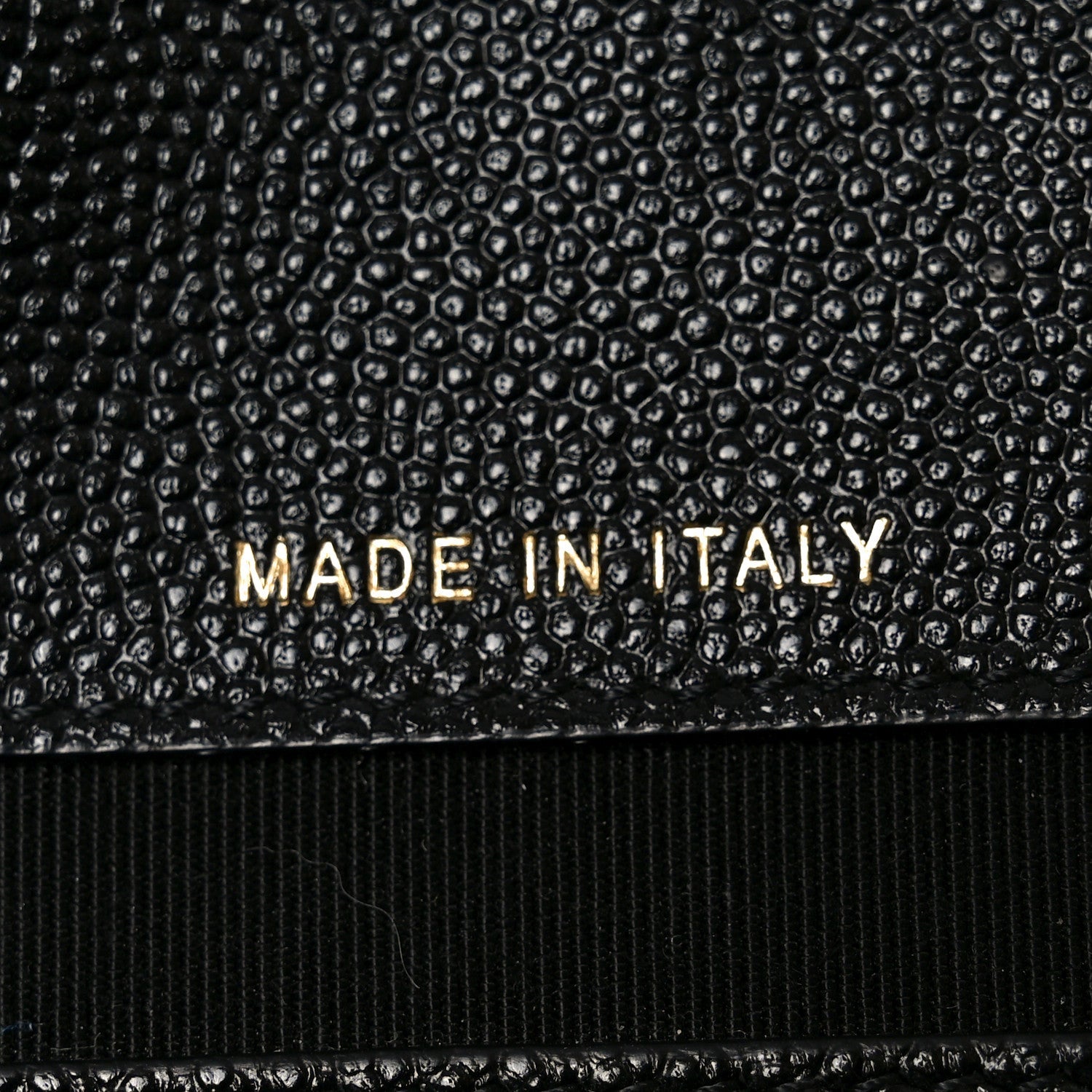 Caviar Quilted Medium Golden Class Pouch Black
