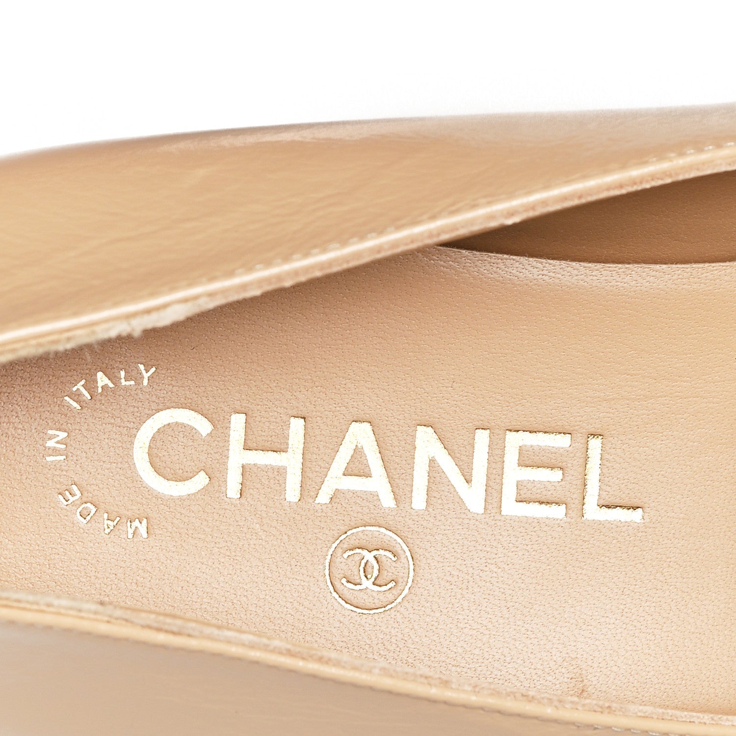 Crinkled Calfskin Chain CC Mocassin Loafers  39 Beige