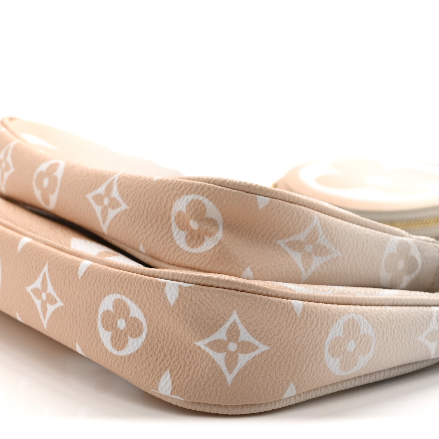 Louis Vuitton Monogram Giant By The Pool Multi Pochette Accessories Brume