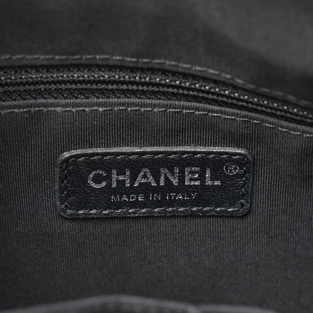 Chanel Calfskin Wool Embroidered Paris Hamburg Medium Gabrielle Hobo Dark Navy Blue