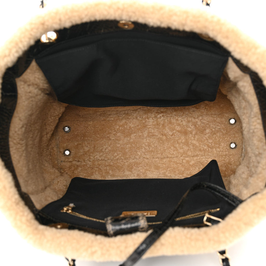 Chanel Shiny Crumpled Sheepskin Shearling CC Mania Tote Bag Black Beige
