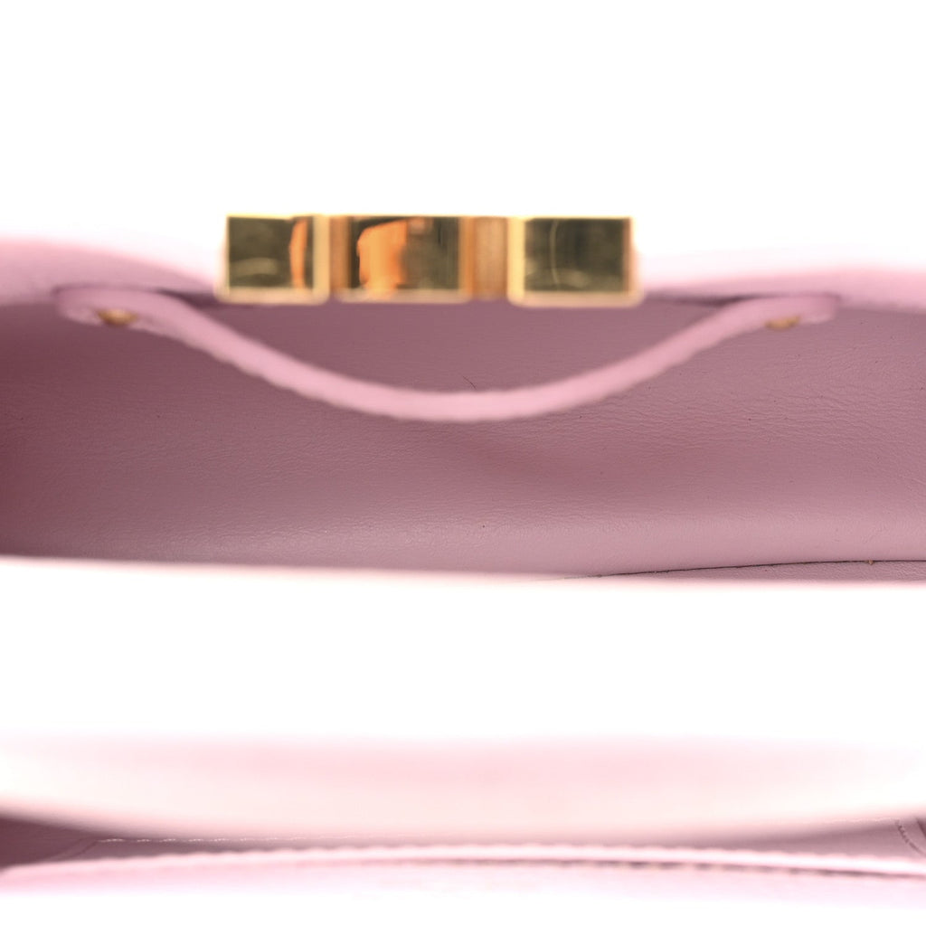 Louis Vuitton Taurillon LV Ski Capucines Mini Pearly Lilac
