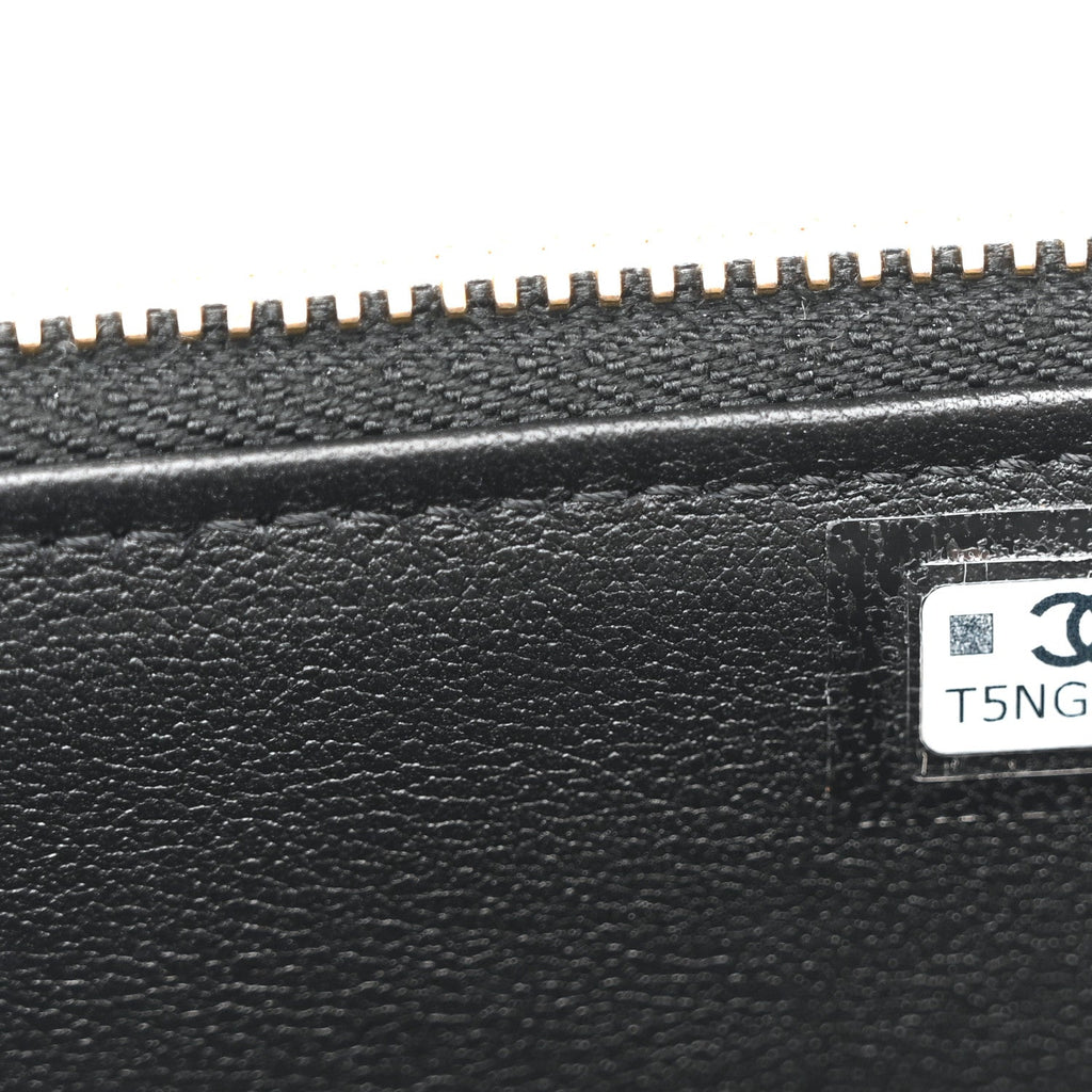 Chanel Shiny Lambskin Quilted Small Vanity Case With Chain Black