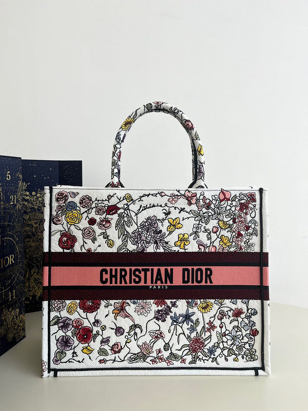 Dior Bags - 552
