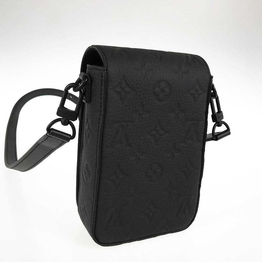 LOUIS VUITTON Taurillon Leather S Lock Vertical Wearable Wallet M81524 Shoulder bag