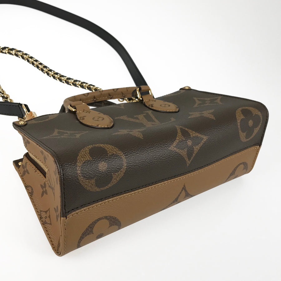 LOUIS VUITTON Monogram Giant Reverse On the Go EW Chain M14236 Hand bag