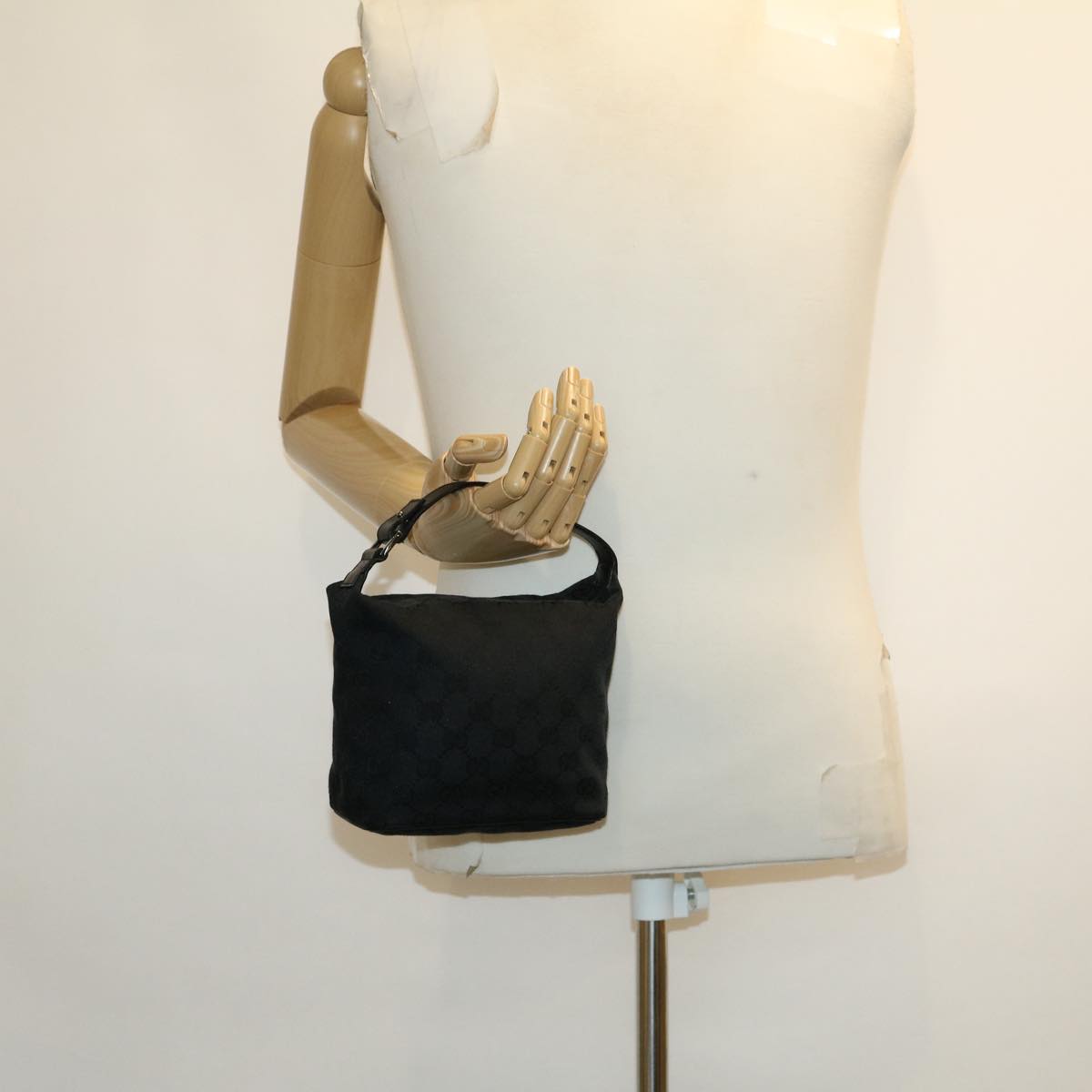 GUCCI GG Canvas Hand Bag Black  am2610g