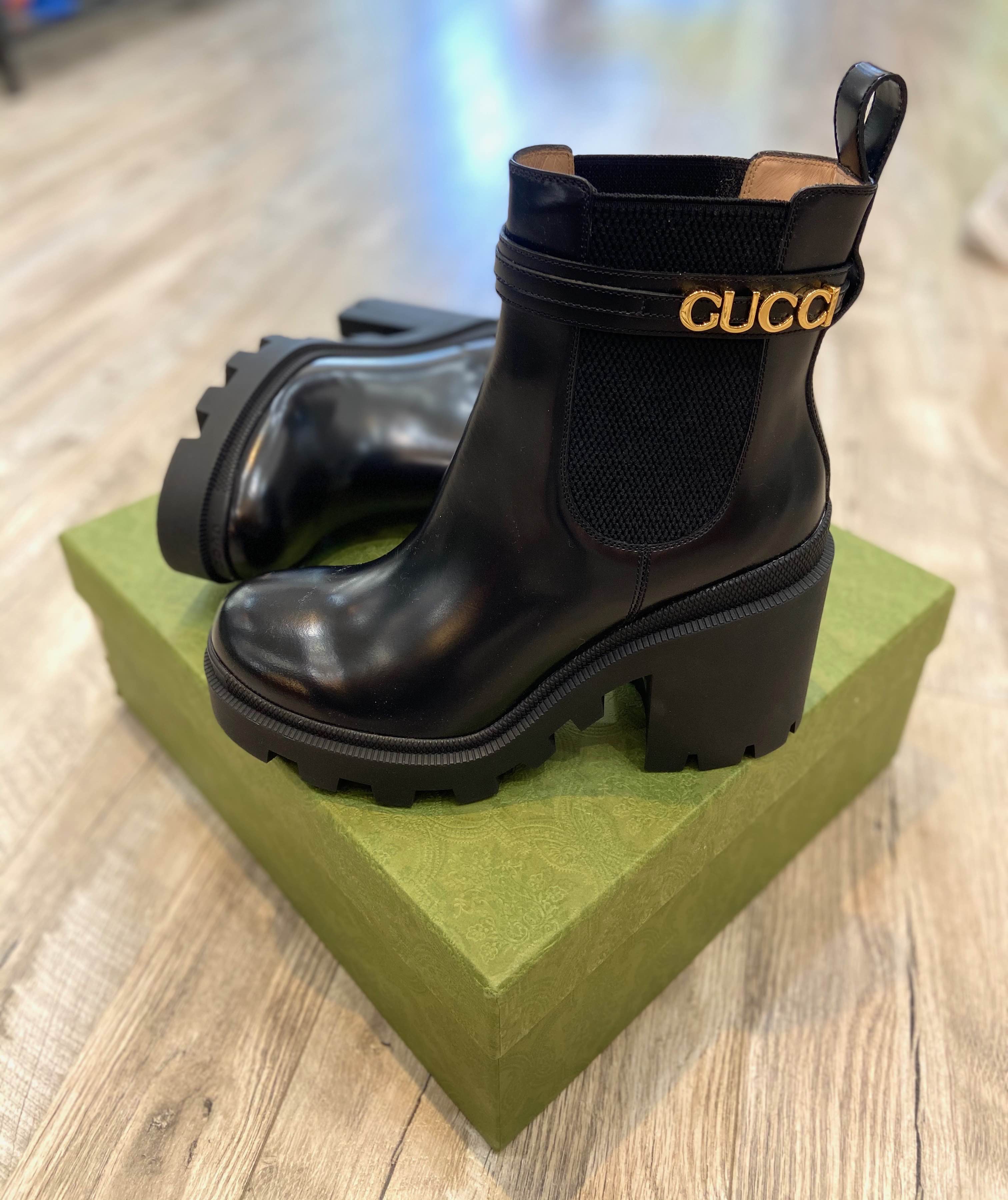 GUCCI LEATHER LOGO BOOTIES