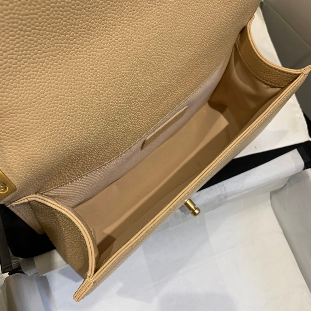 Chanel - Luxury Bag - CHL - 827