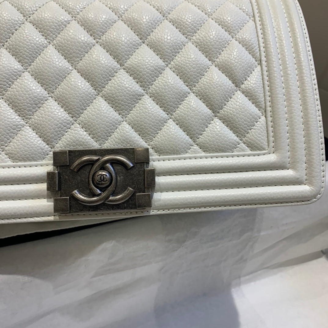 Chanel - Luxury Bag - CHL - 826