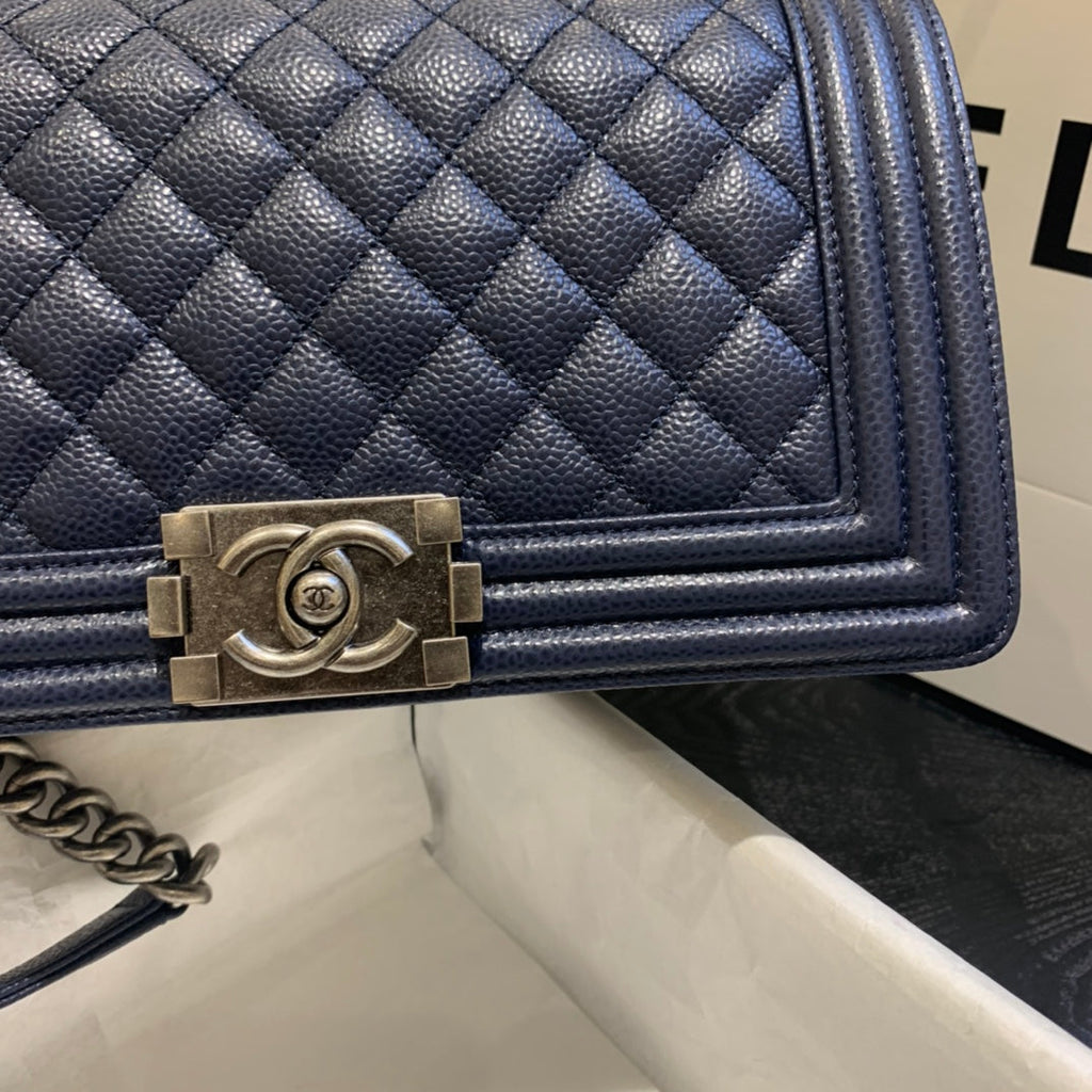 Chanel - Luxury Bag - CHL - 822