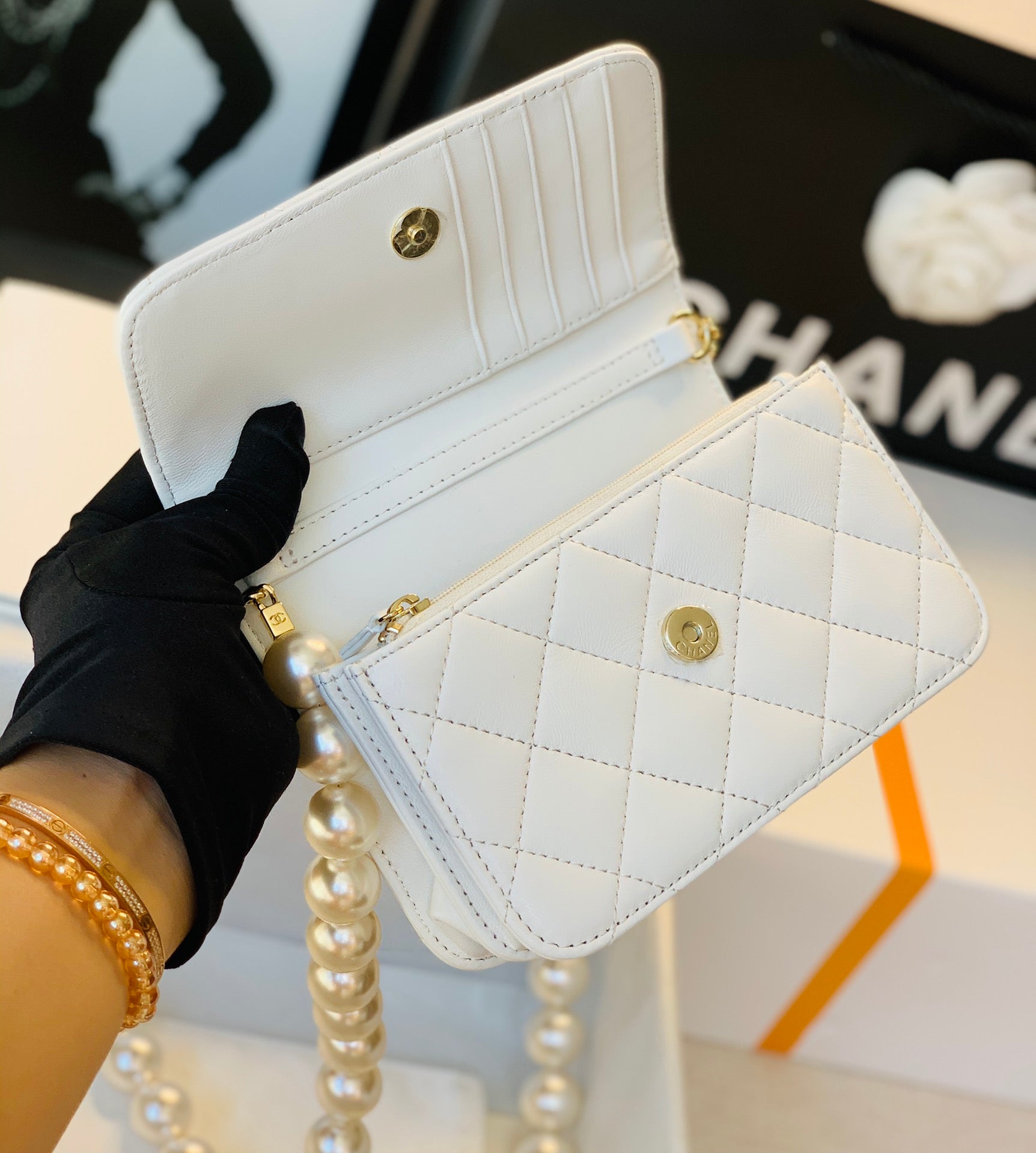 Chanel - Luxury Bag - CHL - 834