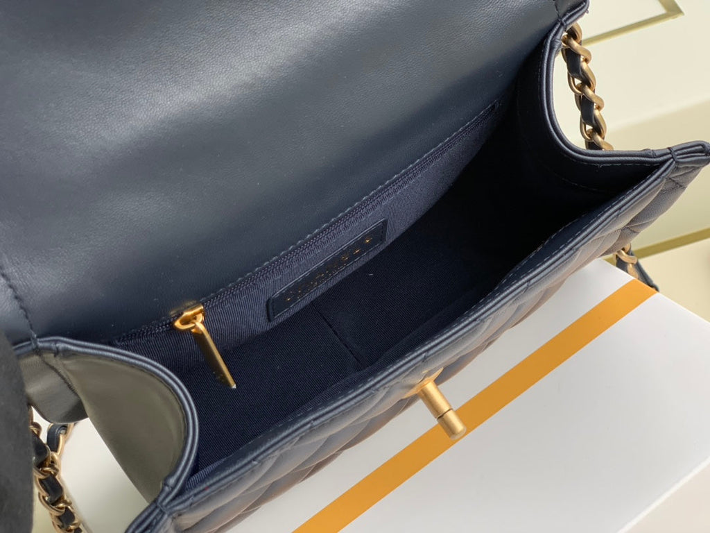 Chanel - Luxury Bag - CHL - 812