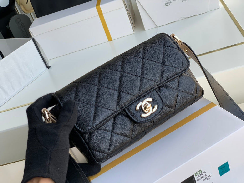 Chanel - Luxury Bag - CHL - 819