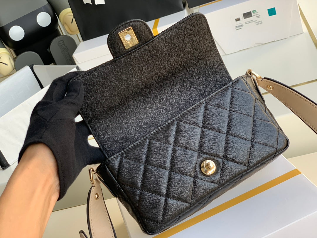 Chanel - Luxury Bag - CHL - 819