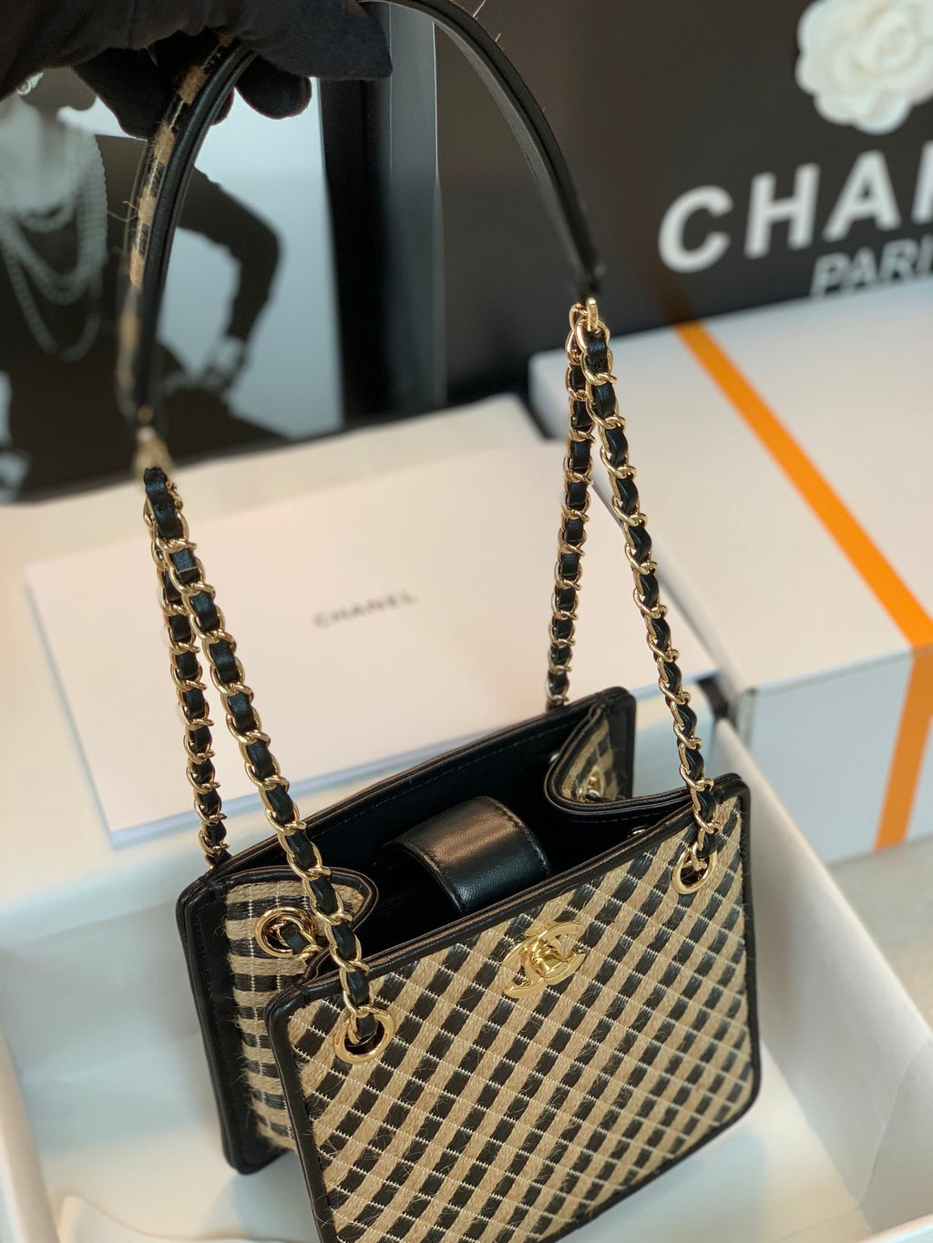 Chanel - Luxury Bag - CHL - 752