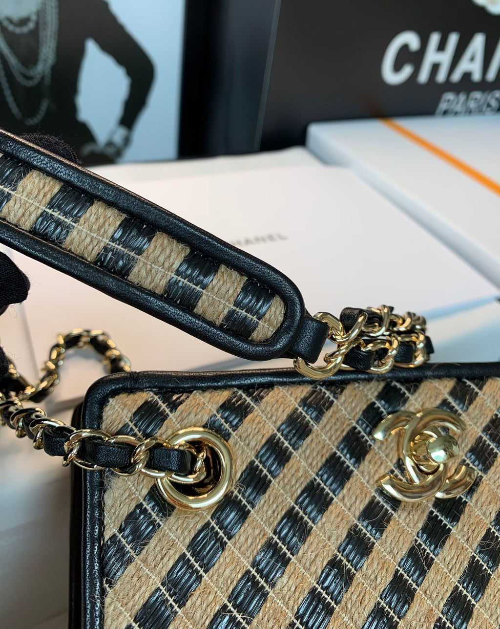 Chanel - Luxury Bag - CHL - 752