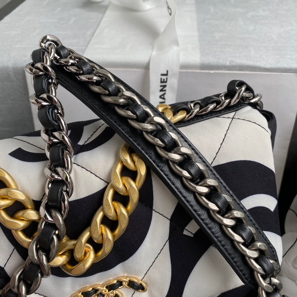 Chanel - Luxury Bag - CHL - 763